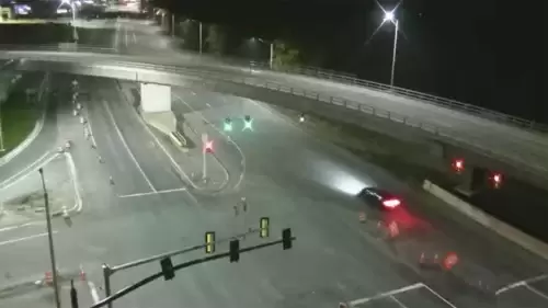 Live Webcam Rockingham Blvd & Mall Rd. Salem, NH