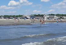 Easton Beach Snack Bar Cam Newport County, Rhode Island