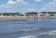 Easton Beach Snack Bar Cam Newport County, Rhode Island New