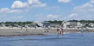 Easton Beach Snack Bar Cam Newport County, Rhode Island New