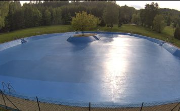 Live Webcam Public Pool - Lomnice Nad Popelkou