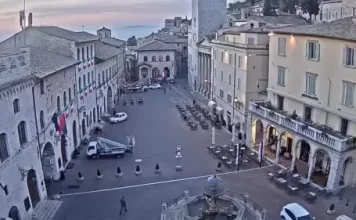 Piazza Del Comune In Assisi Live Webcam New In Italy