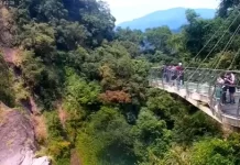 New Xiaowulai Skywalk Over Waterfall, Taiwan, China Live Webcam