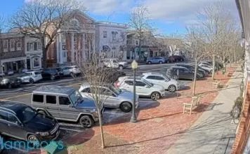 New York Southampton Village Traffic Live Stream Cam