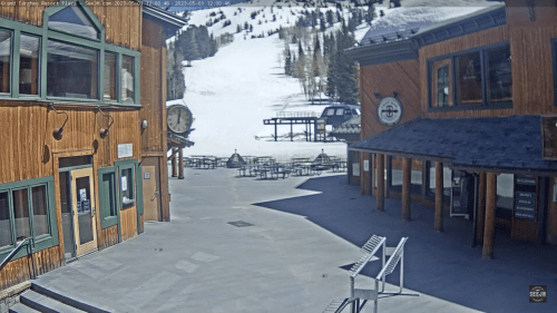 Grand Targhee Resort Plaza Live Webcam – Wyoming, USA