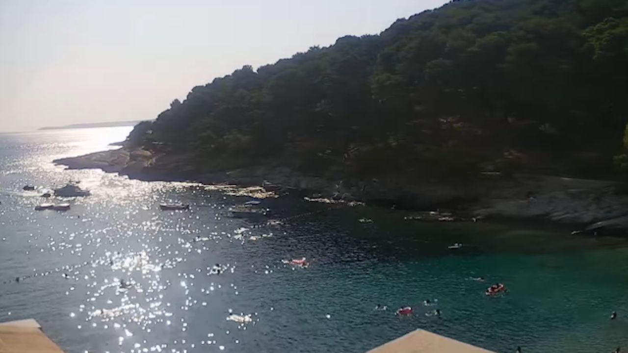 Veli Žal Beach Live Cam – Lošinj, Croatia