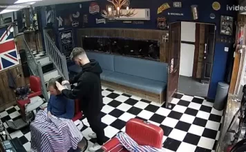 Buckingham Barbers Webcam