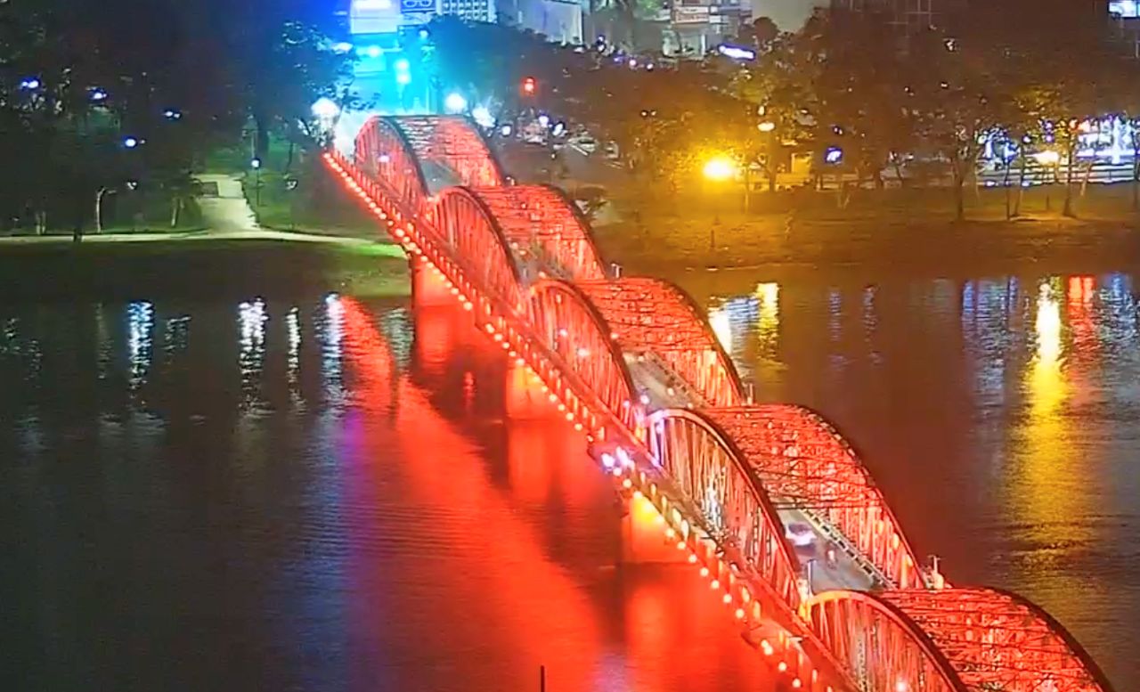 Hue, Vietnam Live Webcam – Imperial Hotel