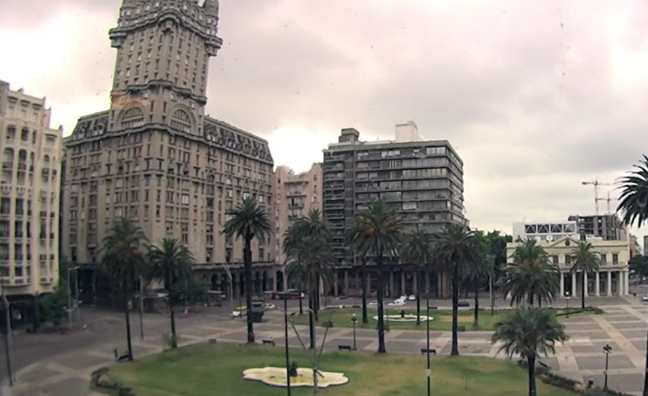 Live Webcam Montevideo, Uruguay – Plaza Independencia