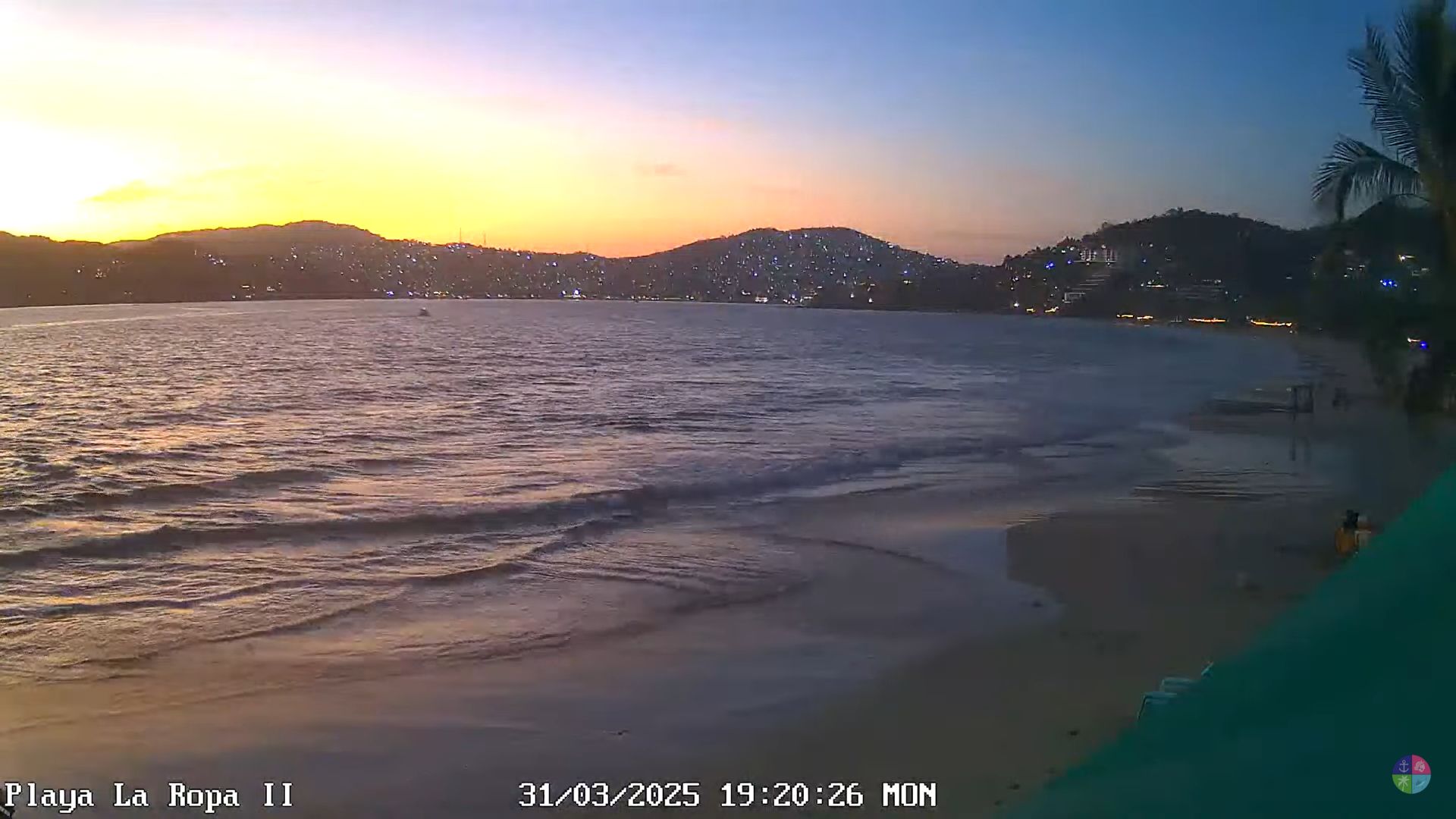 Playa La Ropa Live Webcam Zihuatanejo, Guerrero, Mexico