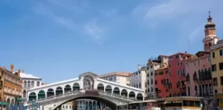 Rialto Bridge Webcam Venice, Italy