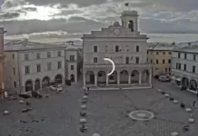 Live Piazza Del Comune Webcam Stream Town Square, Montefalco New