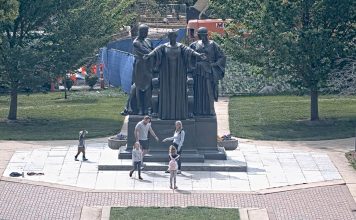 University Of Illinois Live Webcam | Explore The Campus | Video