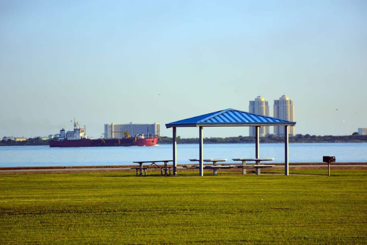 Fort Travis Park Live Cam – Port Bolivar, Texas