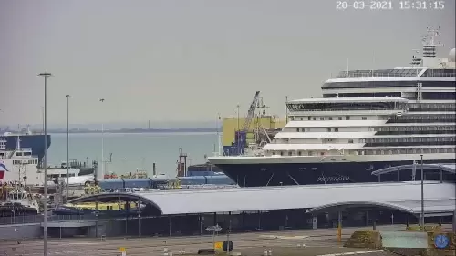 Southampton Cruise Ship Live Cam - United Kingdom - Live Beach Cam