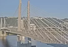 Live Tilikum Crossing Bridge Webcam Portland, Oregon New