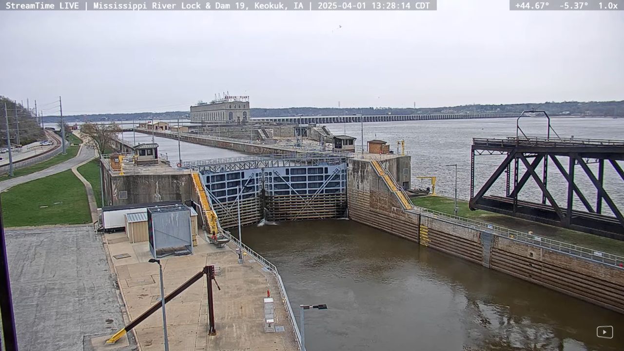 Mississippi River Lock and Dam 19 Live Webcam Keokuk IA  Video