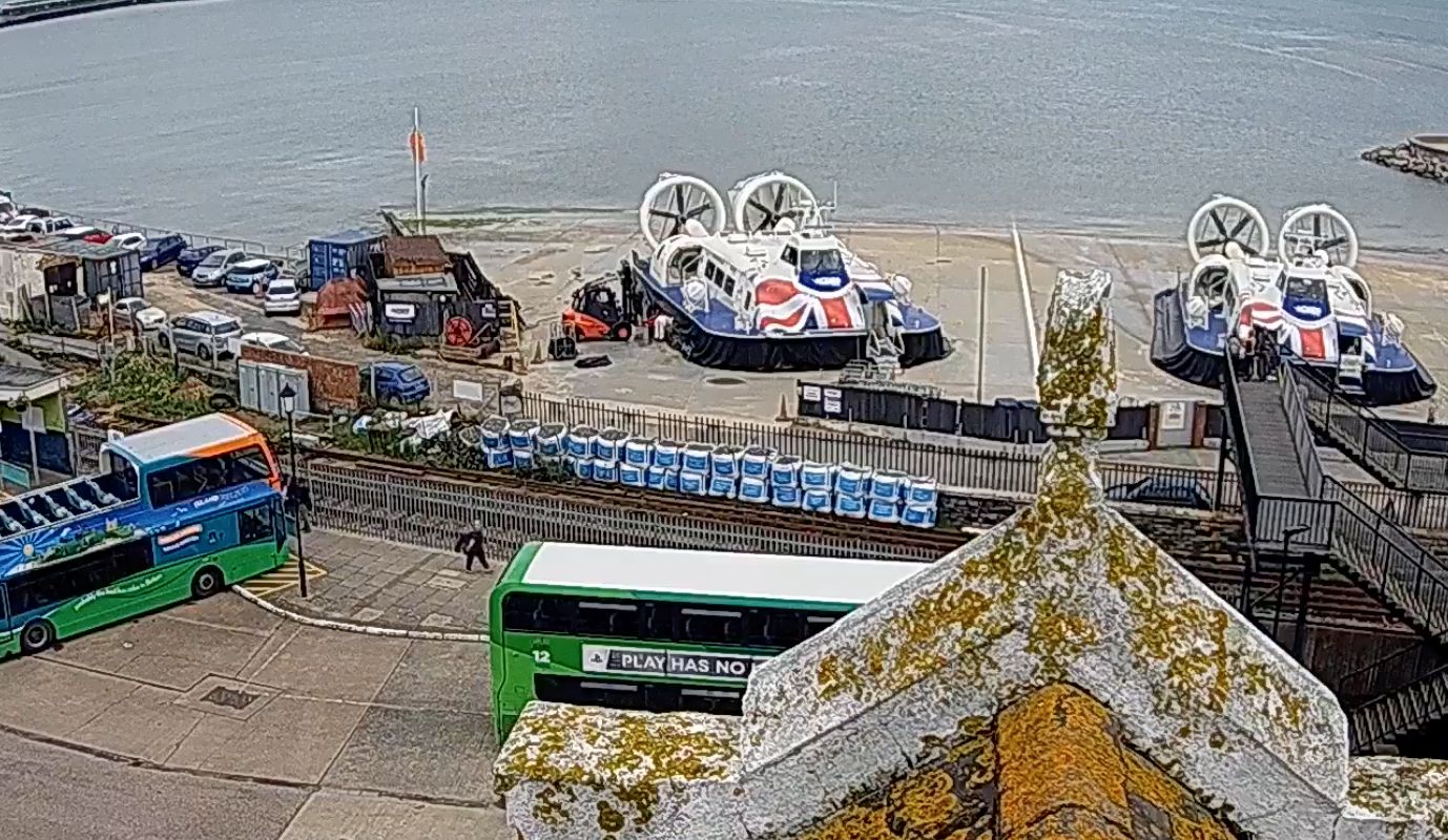 Ryde Pier Head Railway Station Live Webcam – Isle of Wight
