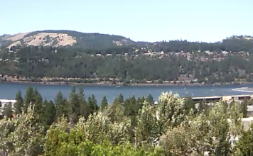 Hood River Oregon Webcam - White Salmon Bridge