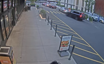 Wegmans Brooklyn Grocery Live Webcam Brooklyn, New York