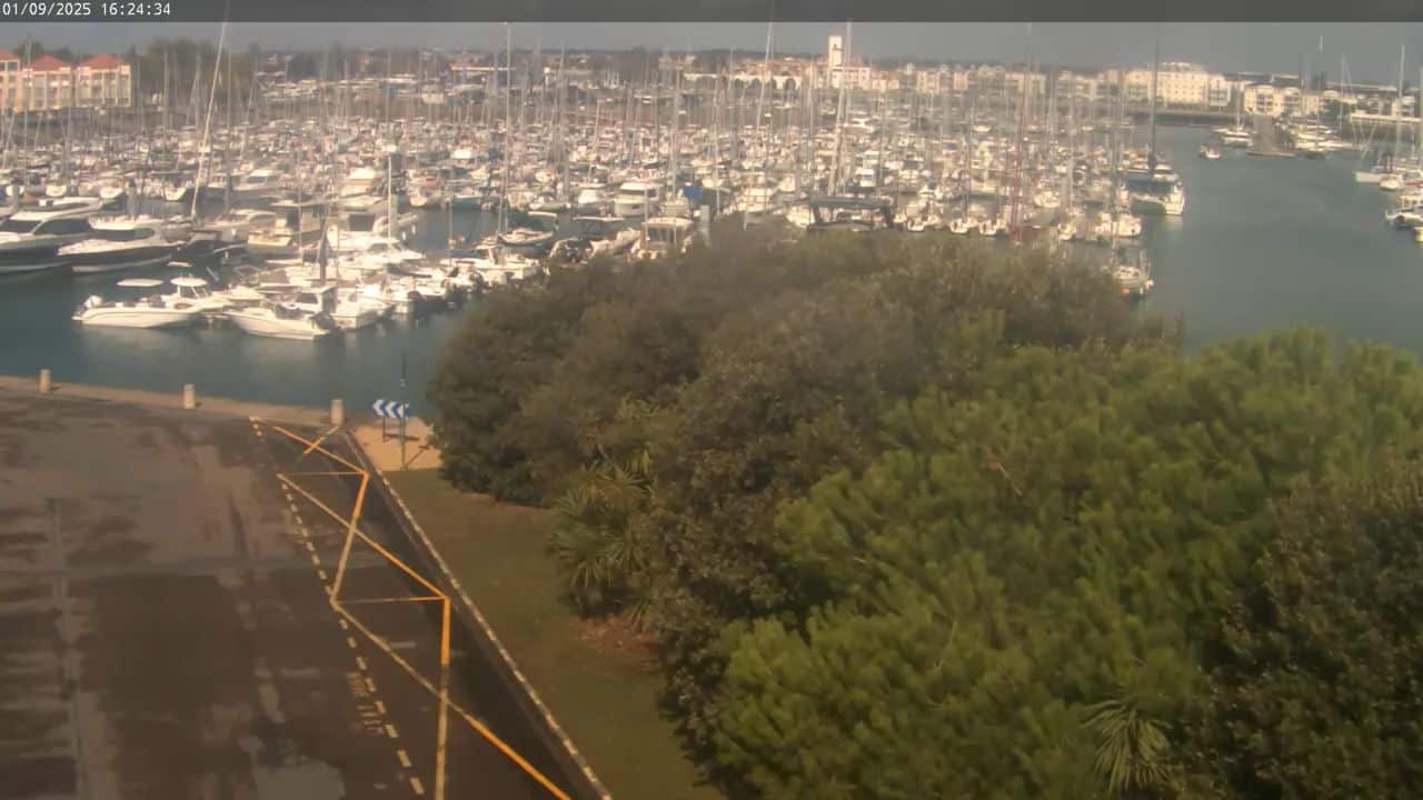 Port de Plaisance Live Webcam Les Sables-d’Olonne, France
