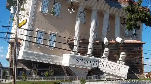 Wonderworks Live Webcam new in Pigeon Forge, Tennessee