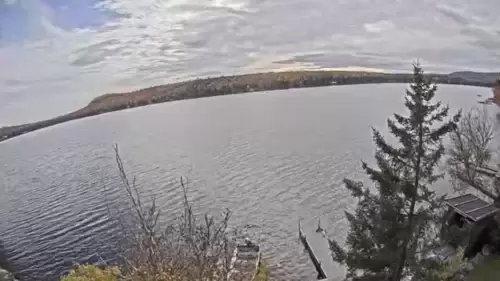 Lopstick Cabins Webcam First Connecticut Lake – Pittsburg, NH