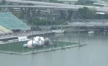 Giant Kaws Marina Bay Webcam New In Singapore