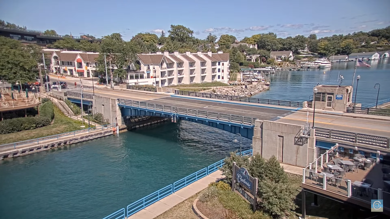 Charlevoix Webcam | Bridge Cam | Lake Cam