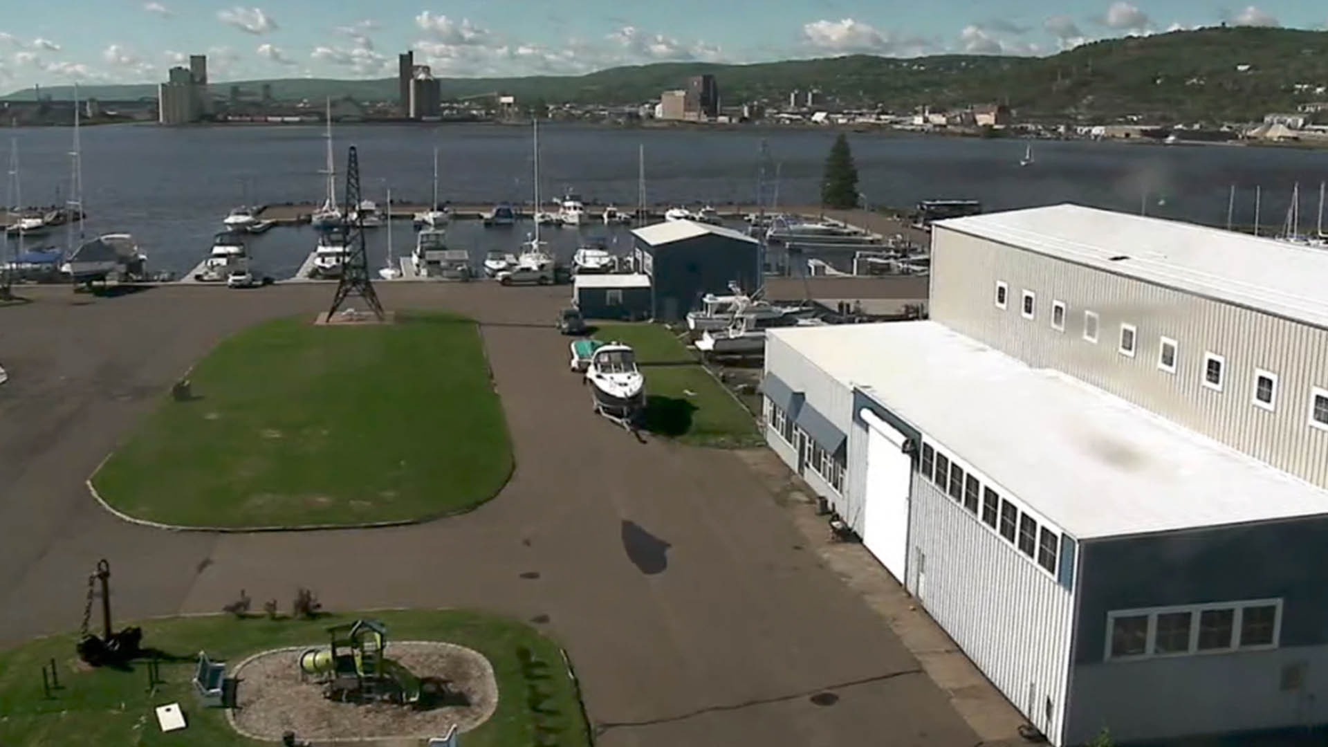 Park Point Marina Inn Webcam | Duluth, MN