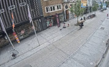 Webcam Mechelen - Bruul Street - Antwerp, Belgium