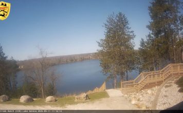Canada Creek Ranch Webcam - Lake Geneva Atlanta, Mi | Video
