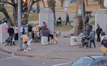 Macarthur Park Live Webcam - Los Angeles, Ca