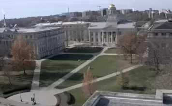 University Of iowa Pentacrest Webcam - Iowa City - Video