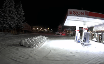 Cooke City Montana Exxon Webcam - Real Time Video