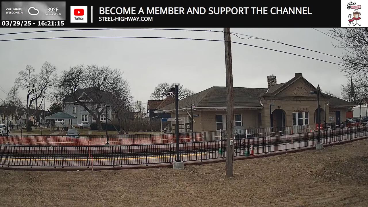 Julie’s Java House Live Railcam – Columbus, Wisconsin