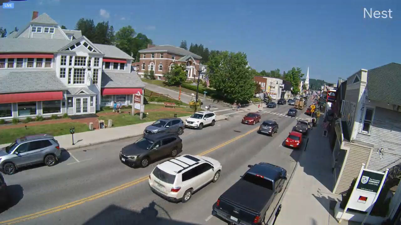 Littleton, NH Webcam – Thayers Inn on Main Street