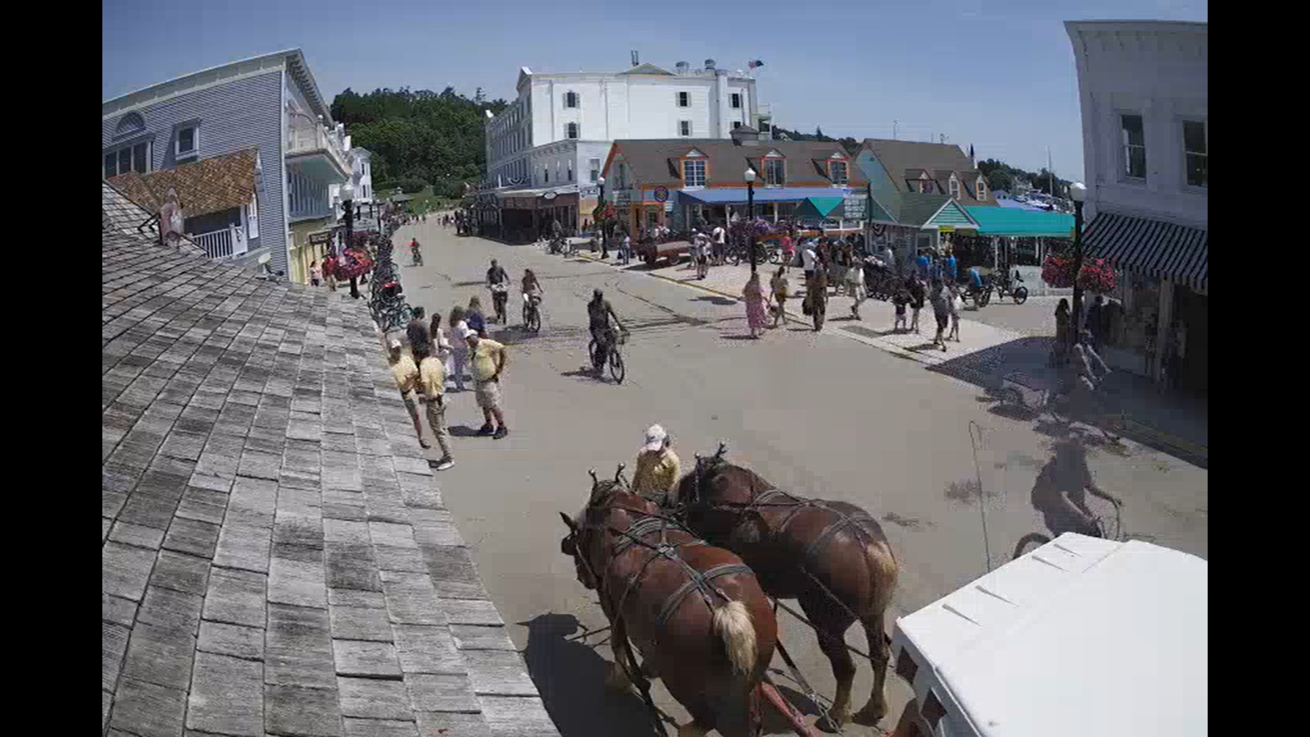 Live Webcam Horn’s Bar – Mackinac Island, Michigan