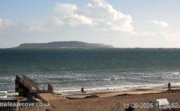Bowleaze Cove Webcam - Weymouth, United Kingdom