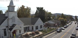 Schroon lake Department Store Live Webcam - New York, Usa