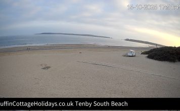 Tenby South Beach Live Webcam - Pembrokeshire, Wales